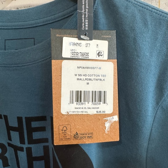 NWT! Women’s North Face blue short sleeve t-shirt 100% cotton, Medium - Picture 2 of 4